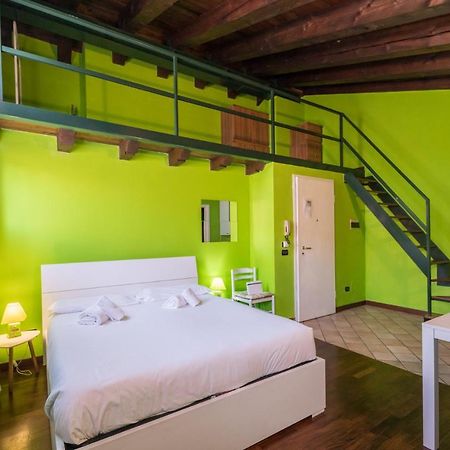 Gardappartamenti Carducci City Centre Desenzano del Garda Exterior foto